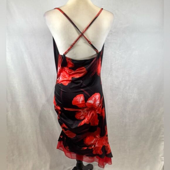 Black and red floral print ruched ruffle hem midi cami dress size large - Picture 7 of 9